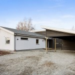 Carport med förråd samt en stor uppställningsplats Carport med förråd samt en stor uppställningsplats